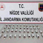 Niğde’de otogarda 2 bin 240 adet sentetik ecza ele geçirildi
