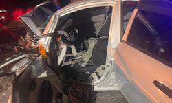 Tırla çarpışan otomobilde 3 kişi yaşamını yitirdi