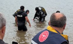 Oltasını düşürdüğü gölette boğularak hayatını kaybetti