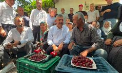 Özgür Özel, Niğde'de kiraz üreticileriyle bir araya geldi