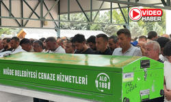 İpek Gezer son yolculuğuna uğurlandı