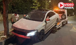 Niğde’de otomobil ağaçlara çarptı: 2 yaralı