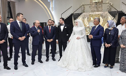 Siyaset ve iş dünyasını buluşturan düğün
