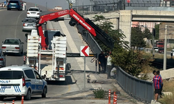 Köprüdeki çalışma sırasında çıkan yangın paniğe yol açtı