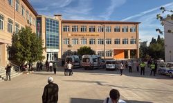Okul önünde silah sesleri! Yaralılar var
