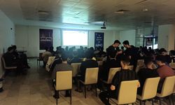Yurtta kalan öğrenciler milli maç coşkusu yaşadı