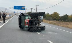 Niğde-Kayseri karayolunda traktör devrildi