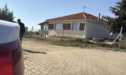 Lise öğrencisi kendine babalık yapan amcasını silahla vurup öldürdü