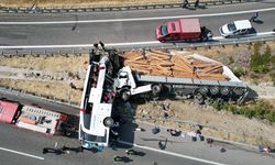 Katliam gibi kaza 11 kişi hayatını kaybetti