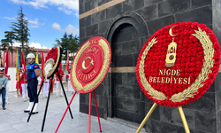 Niğde'de 29 Ekim Cumhuriyet Bayramı çelenk sunma töreniyle başlıyor