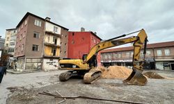 Niğde'de Kale Projesi kapsamında yıkım çalışmaları devam ediyor