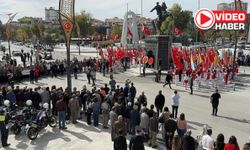 Niğde’de Atatürk Anıtı’na çelenk sunuldu