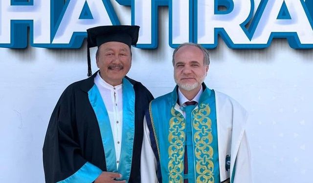 64 yaşında mezuniyet gururu yaşadı