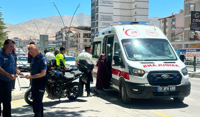 Niğde’de otomobilin çarptığı yaya yaralandı