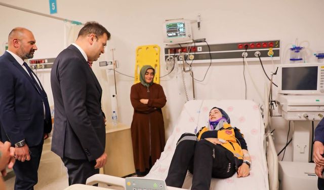 Vali Akmeşe Yaralı Sağlık Personeli ve Vatandaşları Ziyaret Etti