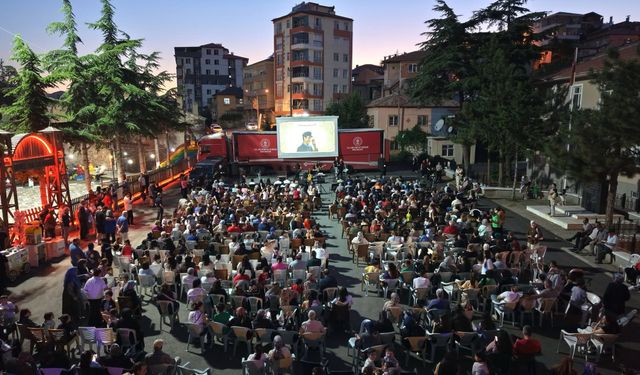 Gezen Sinema Ulukışla'da yaz akşamına renk kattı