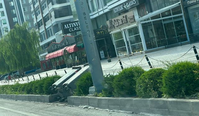 Şiddetli rüzgâr Niğde'yi vurdu! konteynerler devrildi