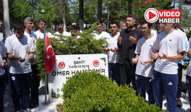 1.070 Kilometrelik Vefa Yolculuğu Ömer Halisdemir'in Kabrinde Son Buldu