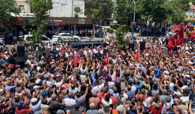 Özgür Özel Niğde'de halkla buluştu