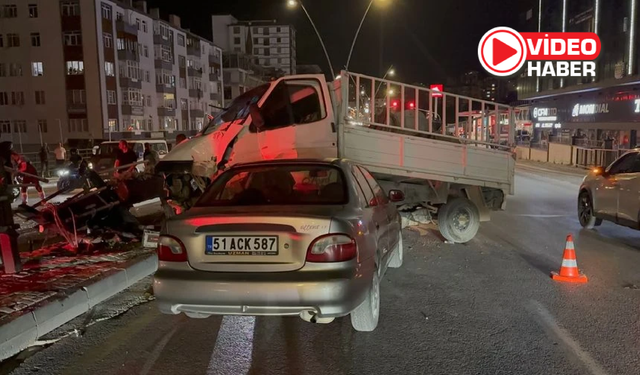 Niğde'de trafik kazası! Çok sayıda yaralı var