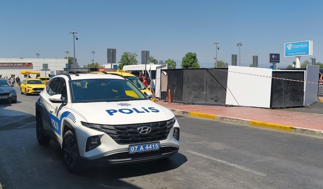 Emekli polis kadın personeli vurdu!