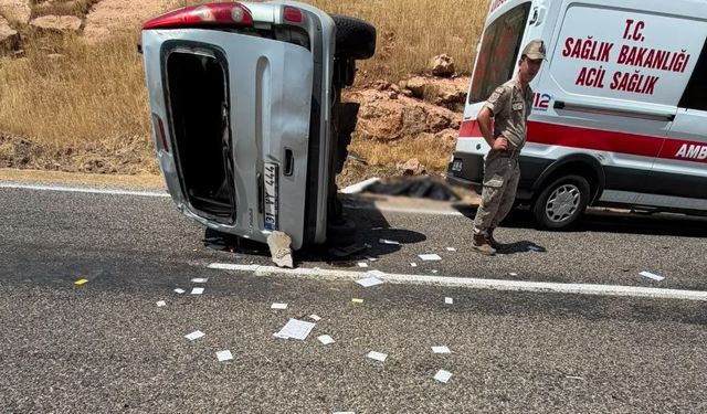 Kayalıklara çarpan araç takla attı : 1 ölü, 1 yaralı
