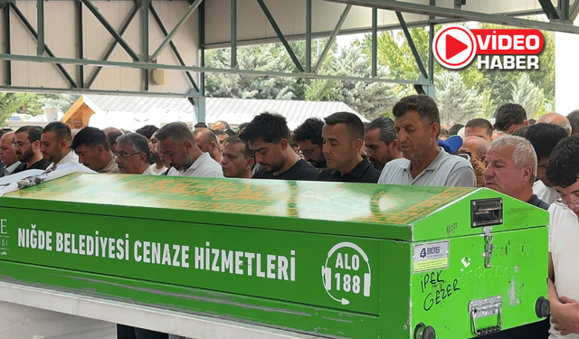 İpek Gezer son yolculuğuna uğurlandı