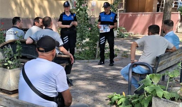 Niğde’de polisten iletişim ve internet dolandırıcılığına karşı bilgilendirme