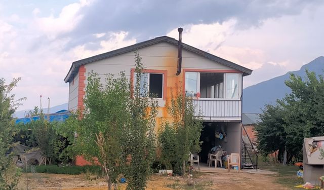 Eşini, kayınpederini ve kayınvalidesini öldürdü