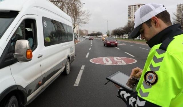 Trafik denetimlerinde 2 bin 182 sürücüye ceza!