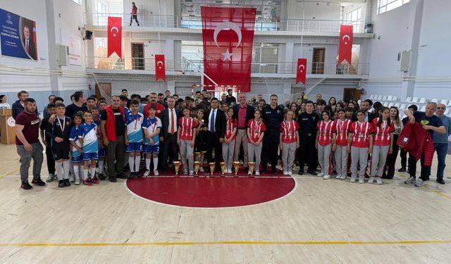 Altunhisar'da 23 Nisan TBMM Kupası heyecanı