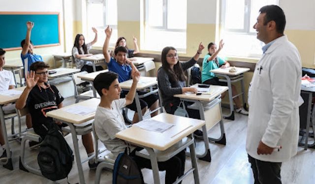 Ara tatil kalkıyor mu? Milyonlarca öğrenciyi ilgilendiriyor