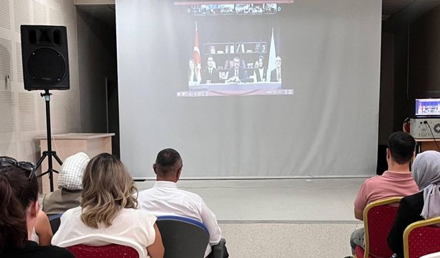 Elif Özbek Öğretmenlerle Online Buluştu