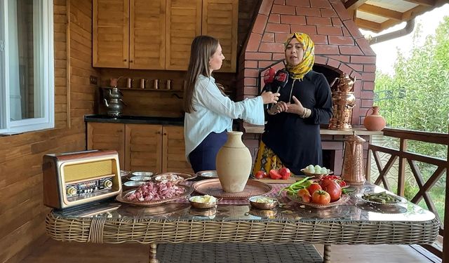 Esra Kaymakçıoğlu Aylin’le Bi Tat Bi Laf Programının İlk Konuğu Oldu