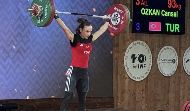 Halterde Tarihi Başarı: Cansel Özkan Dünya Podyumunda