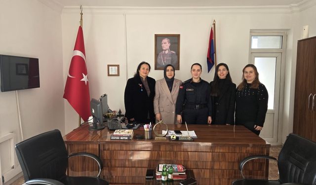 İl müdürlerinden Çamardı İlçe Jandarma komutanına ziyaret