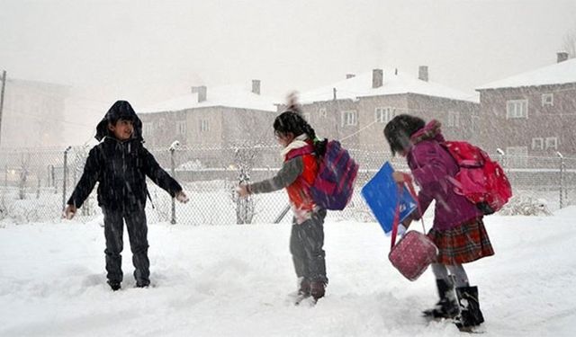Kar yağışı devam ediyor! Niğde’de yarın okullar tatil mi? 