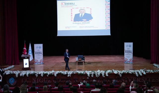 Medya dünyası öğrencilerle buluştu