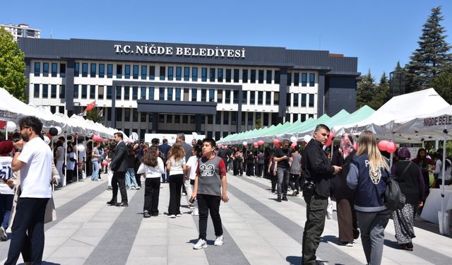 Niğde'de Bilim Şenliği: 4006-C Bilim Fuarı Festivali Kapılarını Açtı