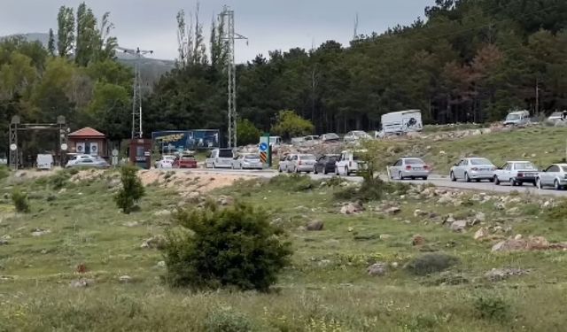Niğde'de güneşli havayı gören mesire alanlarına koştu