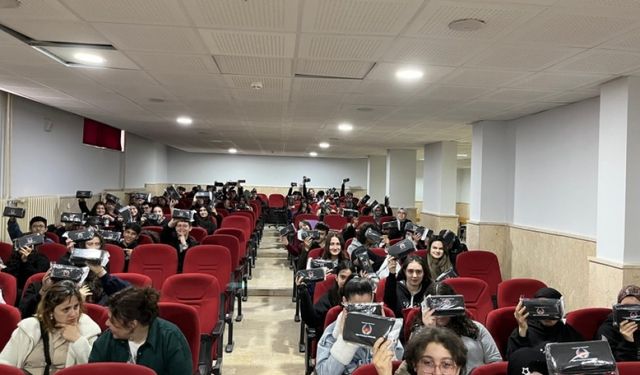 Niğde'de öğrencilere Gençlik ve Güvenli Gelecek Konferansı verildi