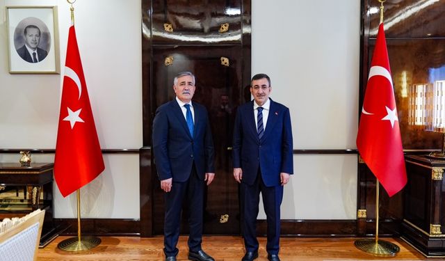 Özegen'den Cumhurbaşkanı Yardımcısı Cevdet Yılmaz'a ziyaret