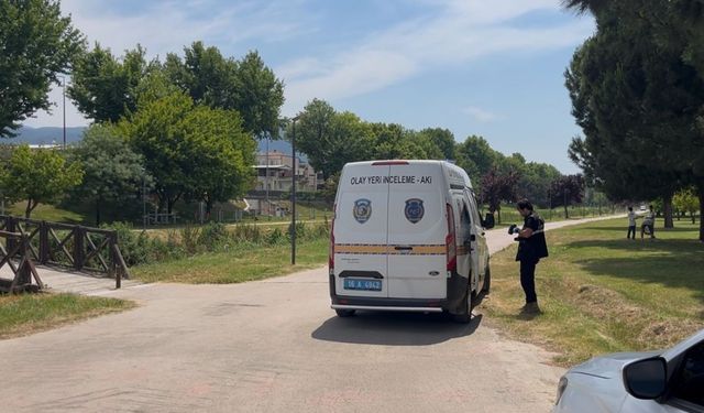 Parkta bulunan ceset ekipleri harekete geçirdi