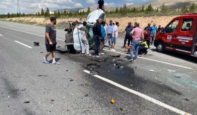 Sazlıca yolunda kaza: yaralılar  var