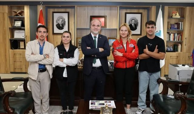 T3 Vakfı Ekibi NÖHÜ Rektörünü Ziyaret Etti