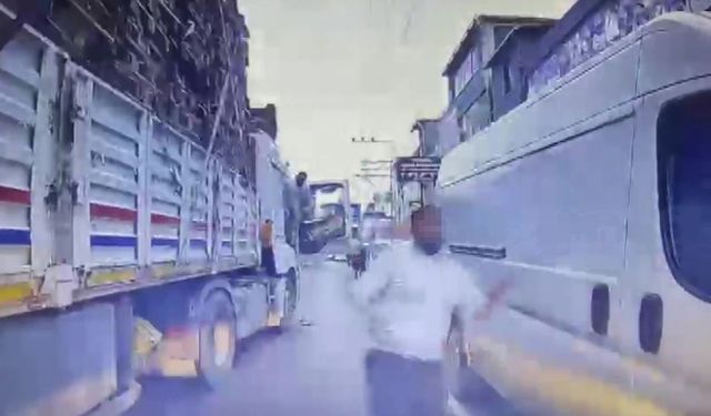 Trafikte bıçaklı dehşet!