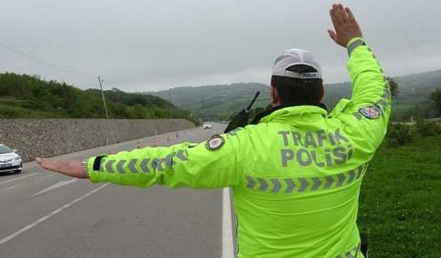 Trafikte yeni dönem! Artık bu hareketleri yapanlar yandı