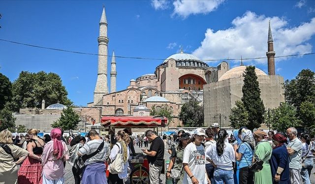  Türkiye’de yabancı turistlerin uğrak noktası neresi?