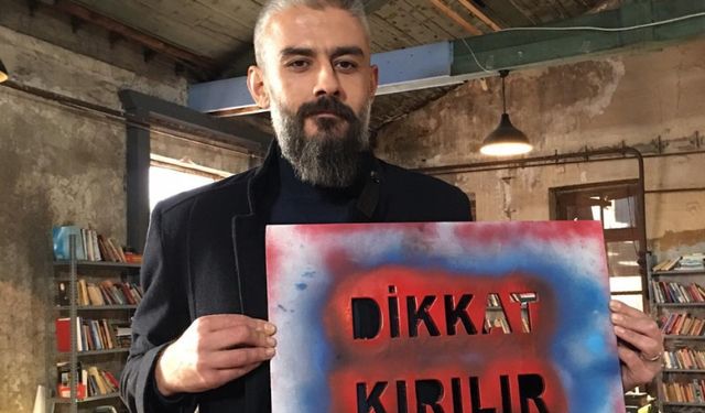 Ünlü oyuncudan acı haber! Sevenlerini yasa boğdu 