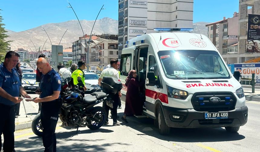 Niğde’de otomobilin çarptığı yaya yaralandı